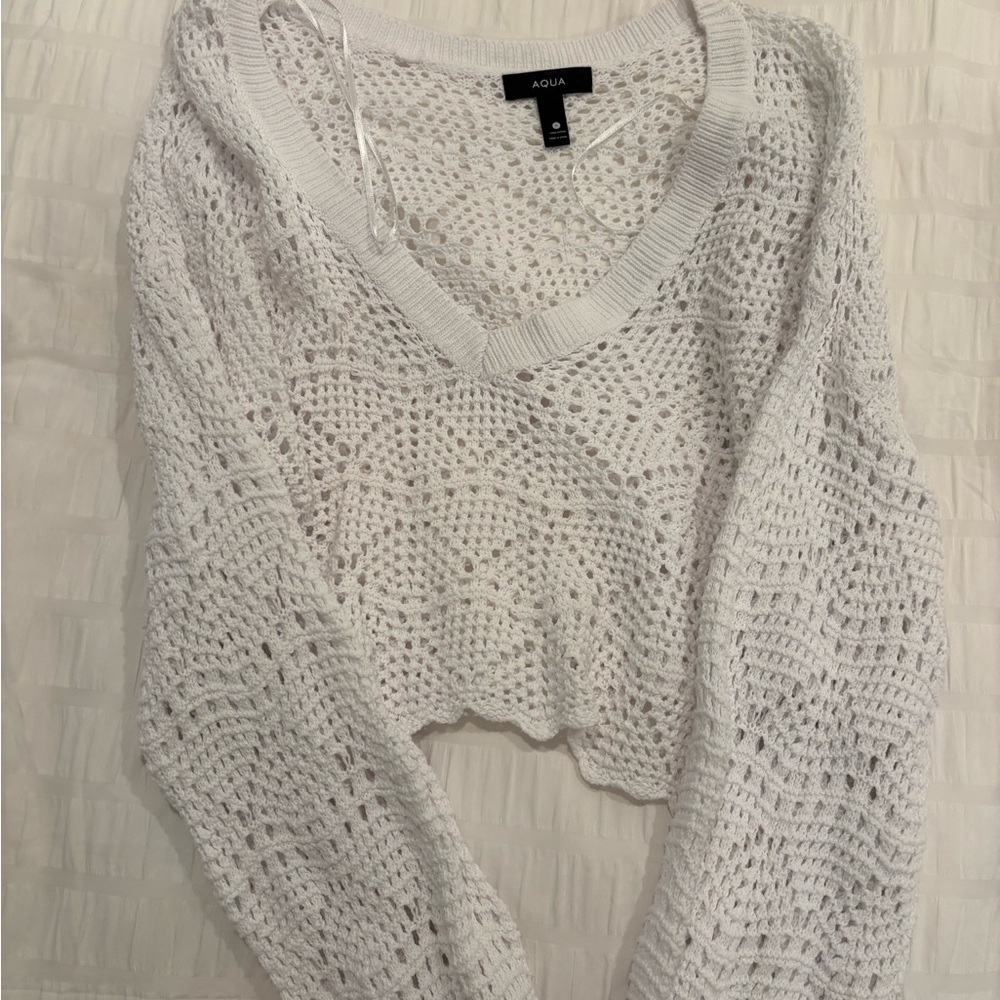 Aqua Women's Cream V-Neck Knit Sweater